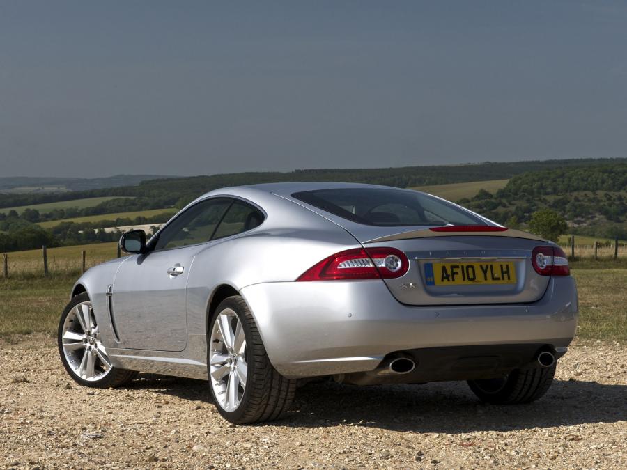  Jaguar XK Coupe 2009 года  (UK) (фото 2 из 13)